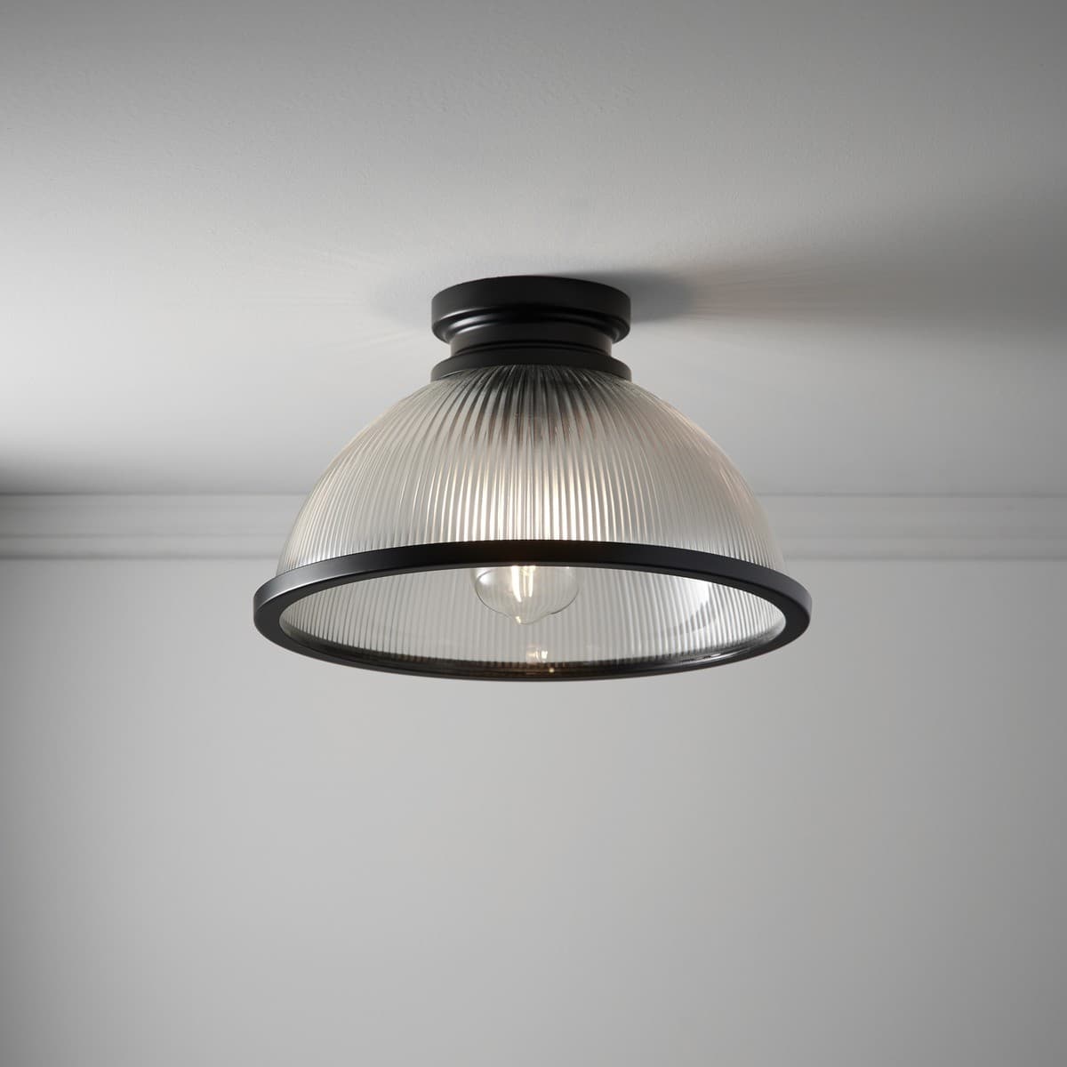 Alfred 1 Light Batten Fix in Black/Glass