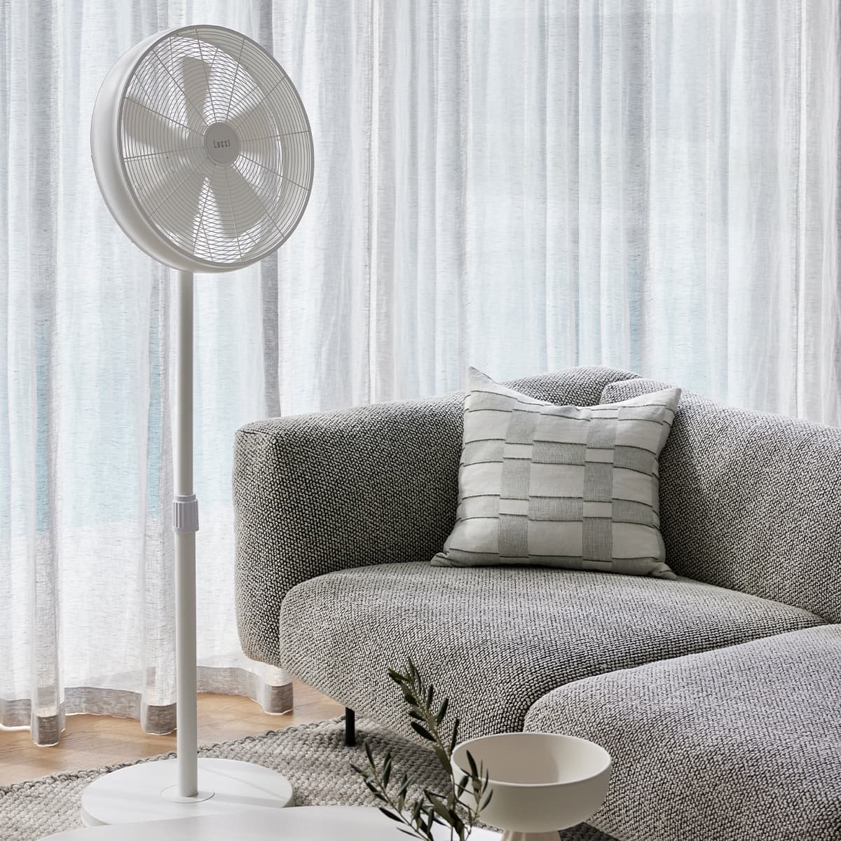 Breeze 41cm Pedestal Fan in White